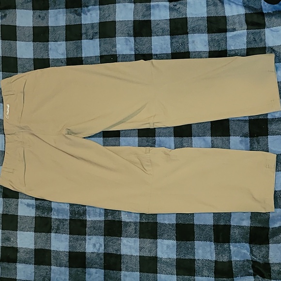 Cloudveil. Premium women's pants.  Cargo-style. Like-new.  Size 10 - Picture 14 of 16